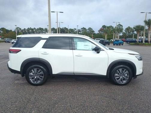 2025 Nissan Pathfinder S