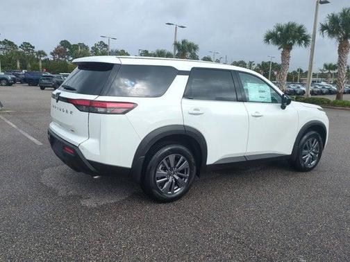 2025 Nissan Pathfinder S