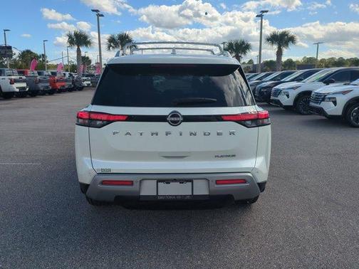 2024 Nissan Pathfinder Platinum