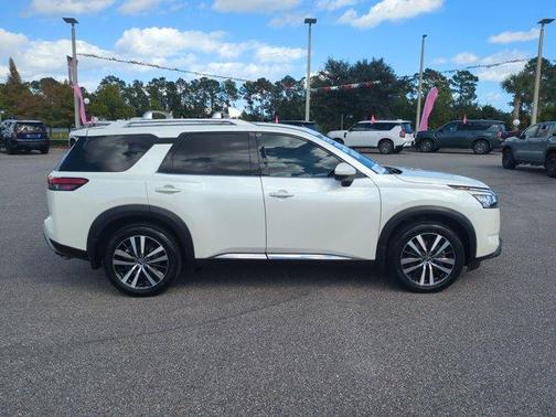 2024 Nissan Pathfinder Platinum