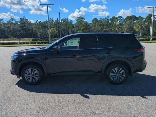 2025 Nissan Pathfinder S