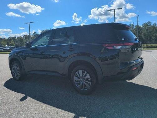 2025 Nissan Pathfinder S