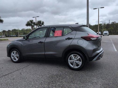 Gun Metallic 2024 Nissan Kicks S