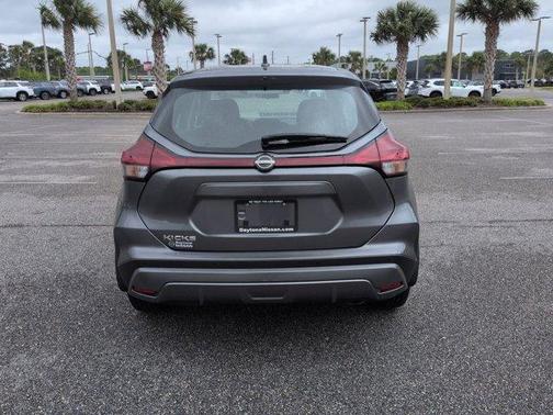 Gun Metallic 2024 Nissan Kicks S