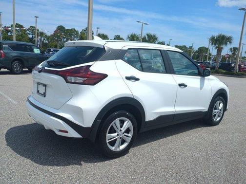 2023 Nissan Kicks S
