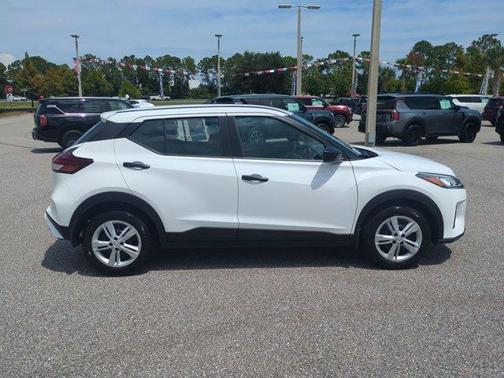 2023 Nissan Kicks S