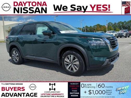 2025 Nissan Pathfinder SL