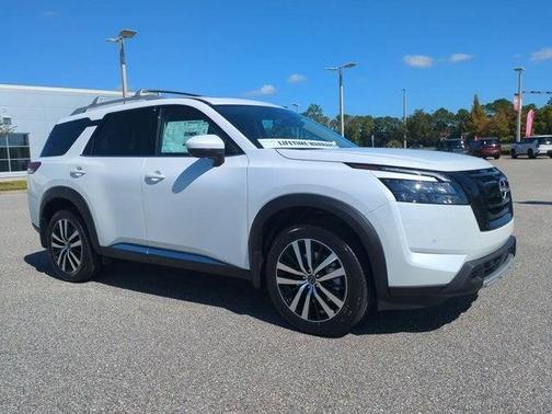 2025 Nissan Pathfinder Platinum