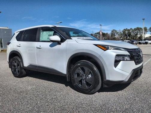 Everest White P 2026 Nissan Rogue SV