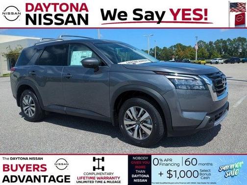 2025 Nissan Pathfinder SL