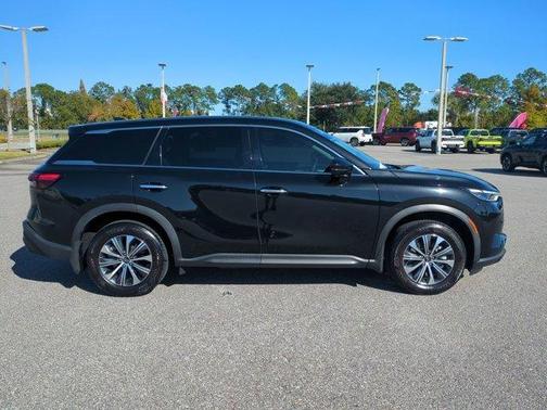 2025 INFINITI QX60 Pure