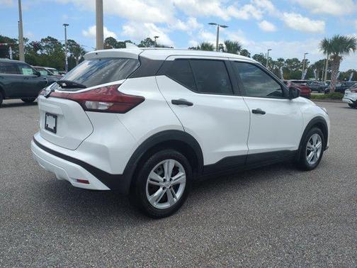 2021 Nissan Kicks S