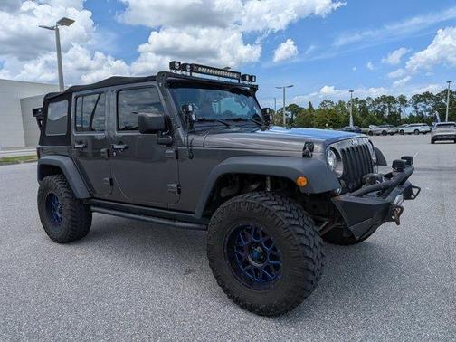 Crystal Metallic 2017 Jeep Wrangler Unlimited Rubicon