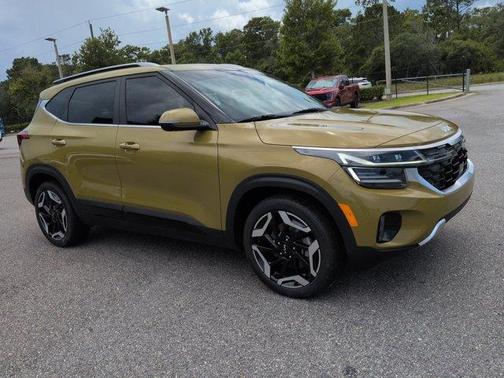 Green 2024 Kia Seltos SX