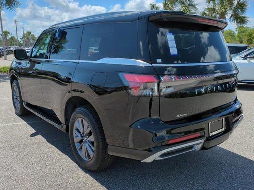 2025 INFINITI QX80 PURE