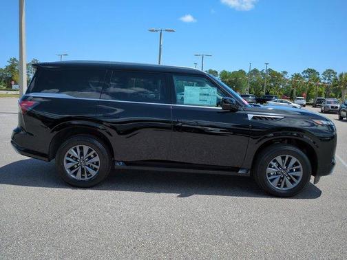 2025 INFINITI QX80 PURE