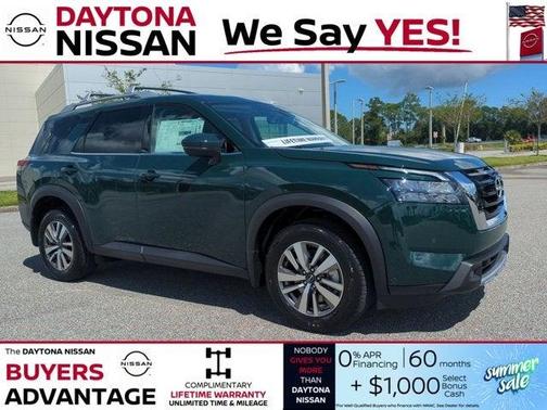 2025 Nissan Pathfinder SL