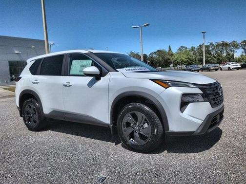 Everest White P 2026 Nissan Rogue SV