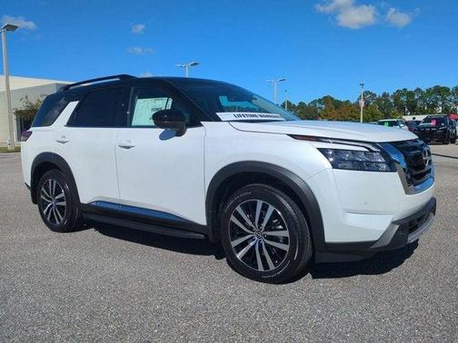 2025 Nissan Pathfinder Platinum