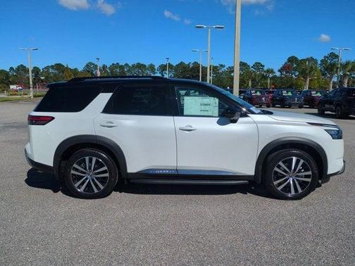 2025 Nissan Pathfinder Platinum