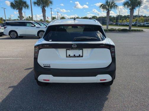 2026 Nissan Kicks SV