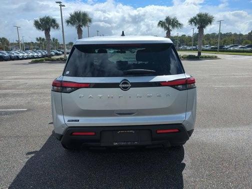 2025 Nissan Pathfinder S