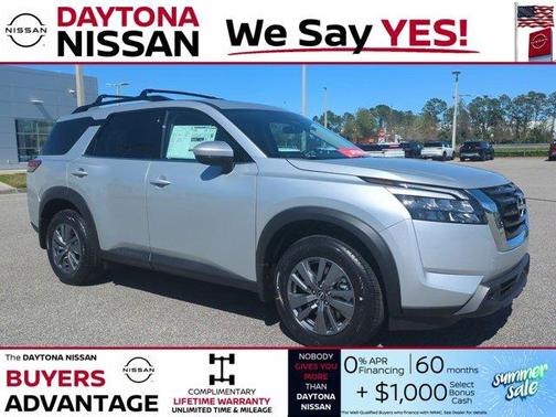 2025 Nissan Pathfinder SV