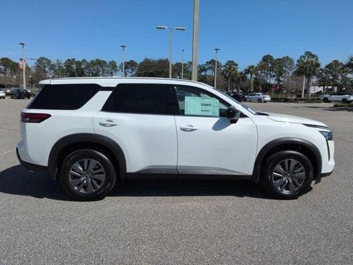 2026 Nissan Pathfinder S