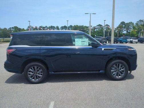 2025 INFINITI QX80 PURE