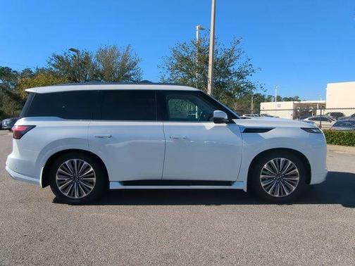 2025 INFINITI QX80 SENSORY