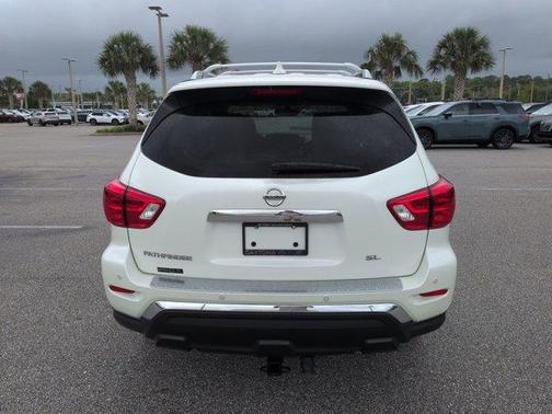White 2020 Nissan Pathfinder SL