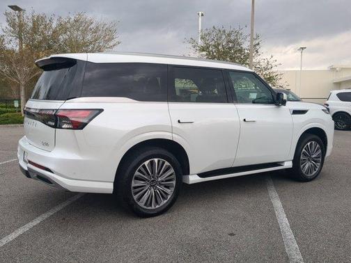 2025 INFINITI QX80 Luxe