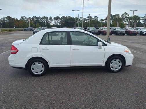 2010 Nissan Versa 1.8 S