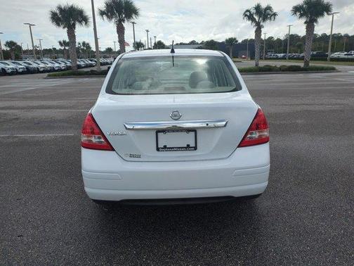 2010 Nissan Versa 1.8 S