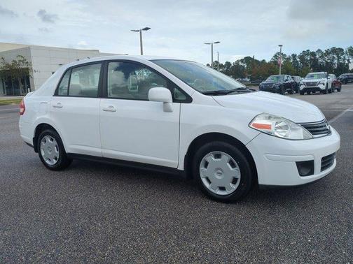 2010 Nissan Versa 1.8 S
