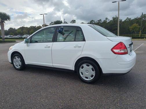 2010 Nissan Versa 1.8 S
