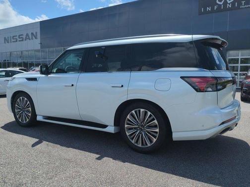 2025 INFINITI QX80 Luxe