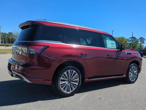 2025 INFINITI QX80 Luxe