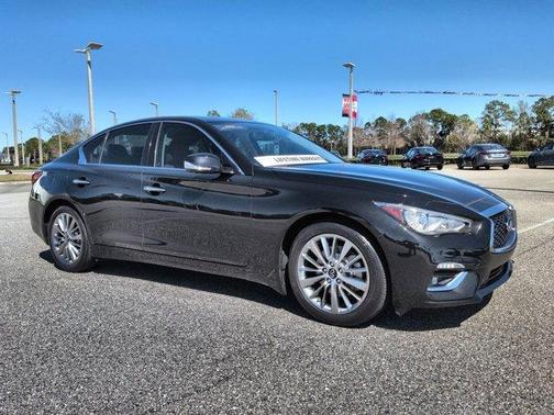 2023 INFINITI Q50 LUXE