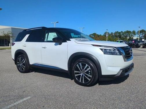 2025 Nissan Pathfinder Platinum