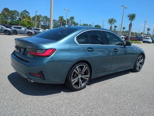 2021 BMW 330 i