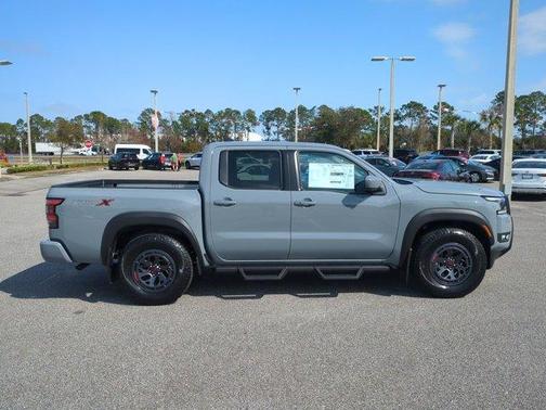 2025 Nissan Frontier PRO-X
