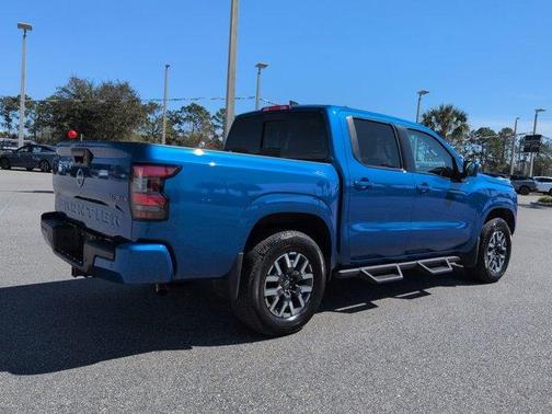 2025 Nissan Frontier SL