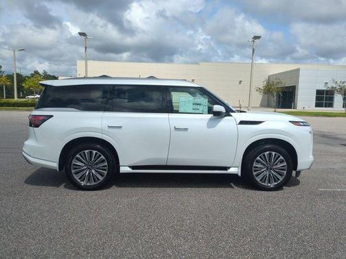 2026 INFINITI QX80 Luxe