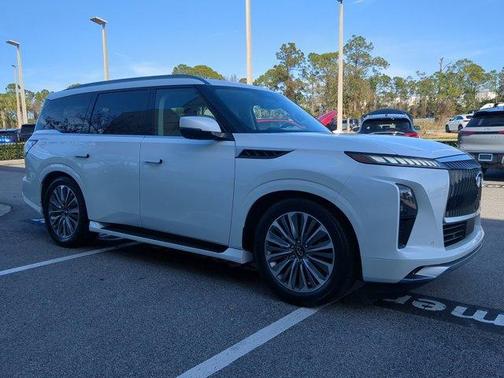 2025 INFINITI QX80 Luxe