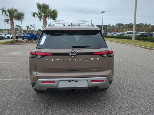 2025 Nissan Pathfinder Platinum