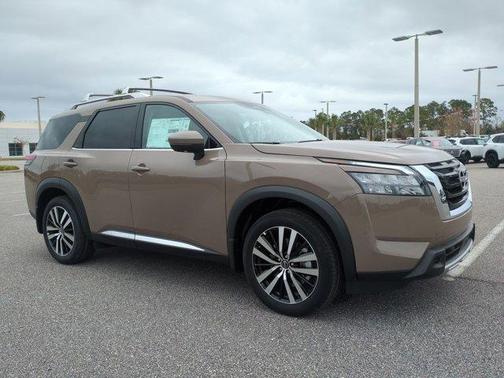 2025 Nissan Pathfinder Platinum