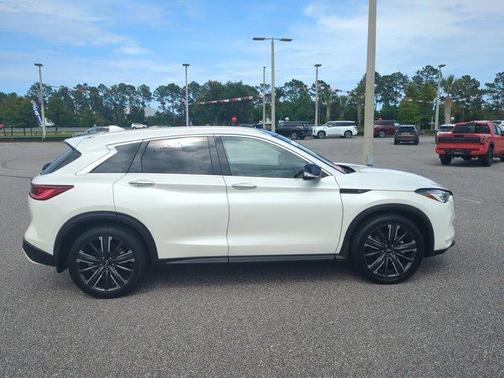 2022 INFINITI QX50 Luxe