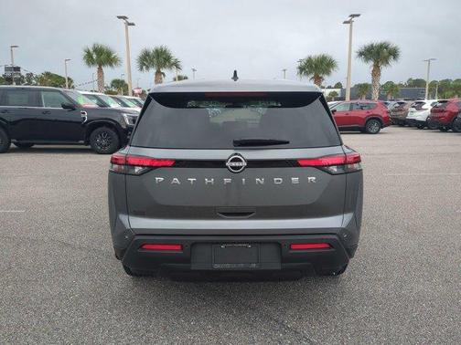 2025 Nissan Pathfinder S
