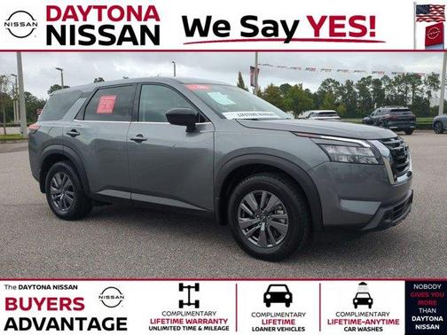 2025 Nissan Pathfinder S